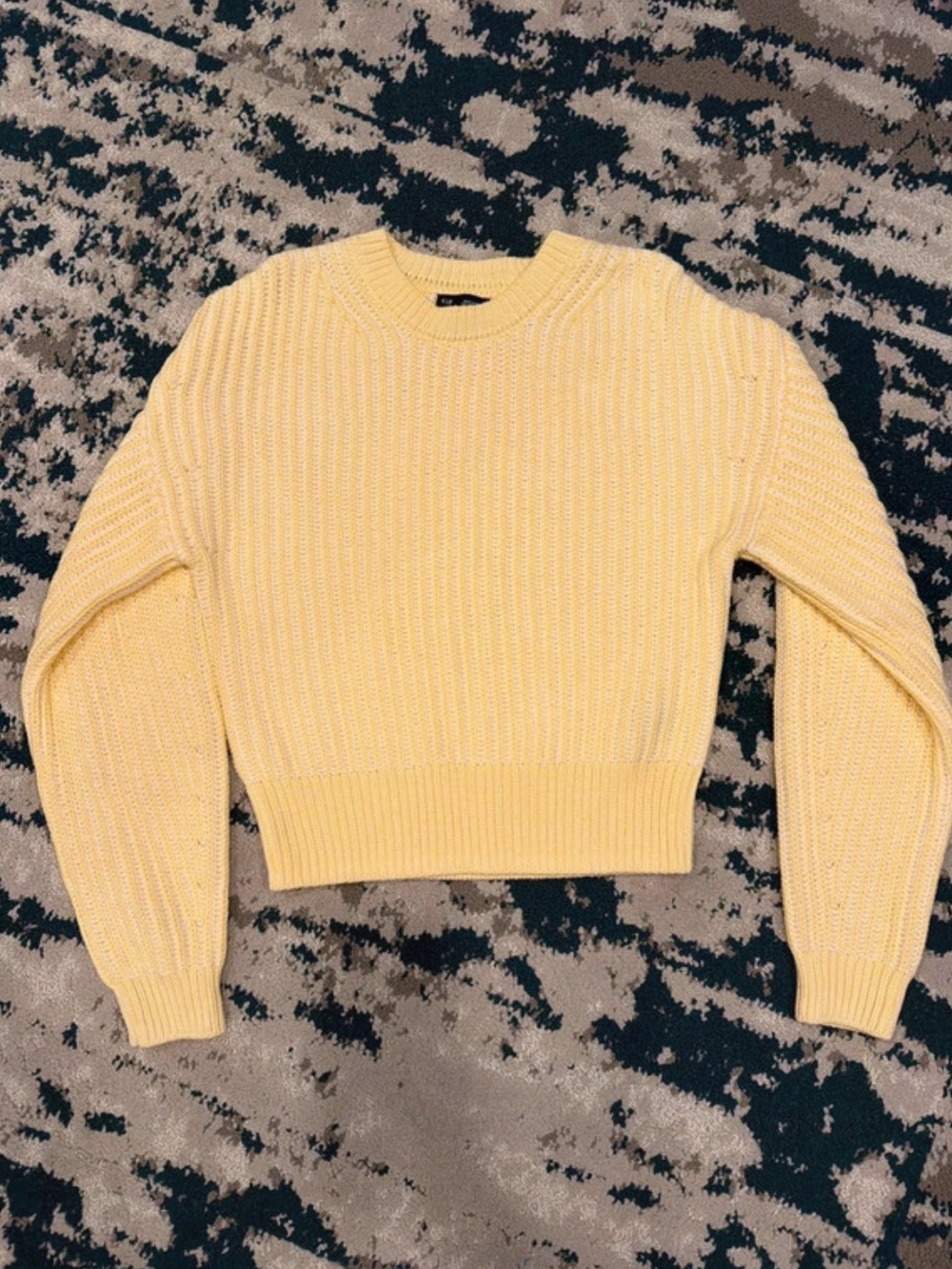 GAP Sweater - Picture 1 of 5